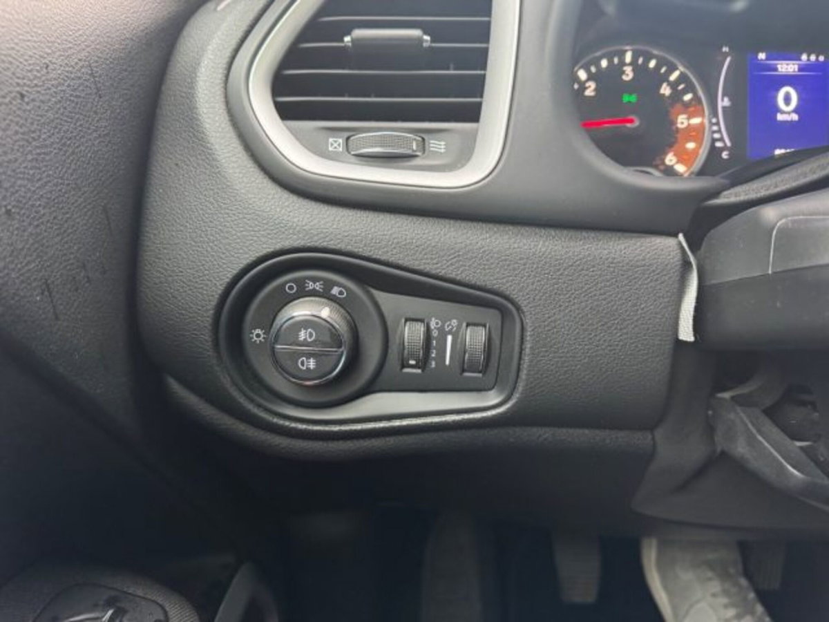 Jeep Renegade 1.6 Mjt 120 CV Longitude (16)