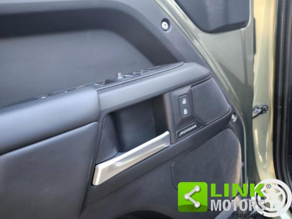 Land Rover Defender 110 3.0d i6 mhev X-Dynamic SE awd 200cv auto (15)