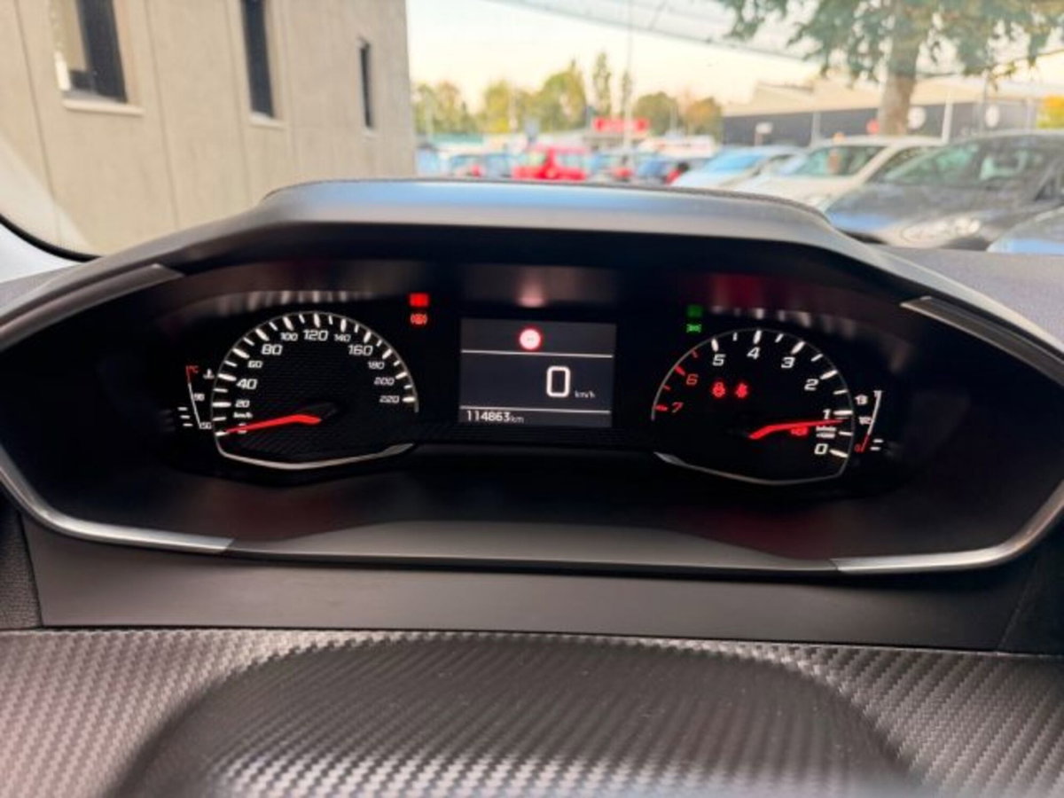 Peugeot 208 1.2 puretech Active s&s 75cv (14)