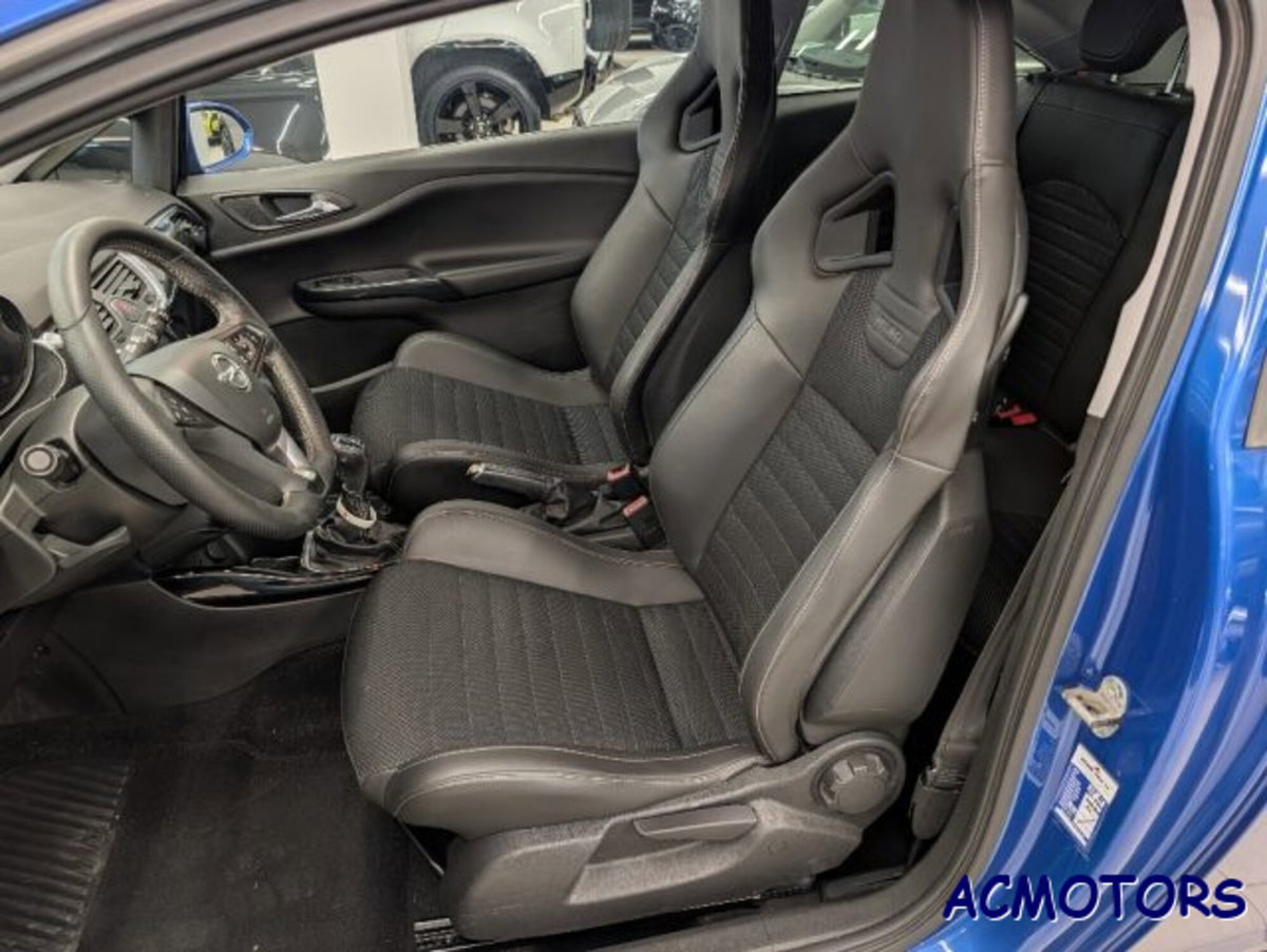 Opel Corsa Coupé 1.6 Turbo OPC (11)