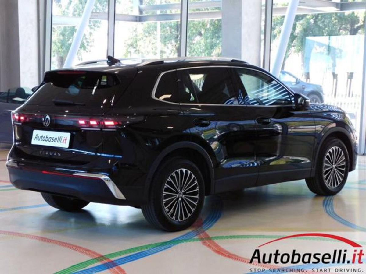 Volkswagen Tiguan 2.0 tdi Elegance 150cv dsg (18)