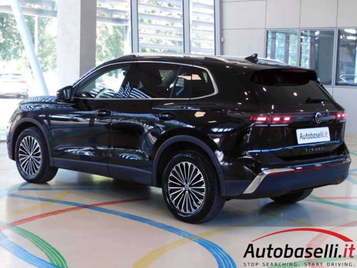 Volkswagen Tiguan 2.0 tdi Elegance 150cv dsg (4)