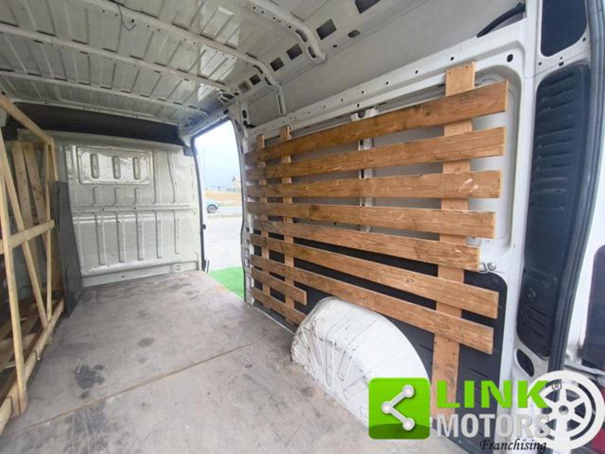 Peugeot Boxer Furgone 35 L2H2 2.2 diesel 140cv S&S semivetrato (13)