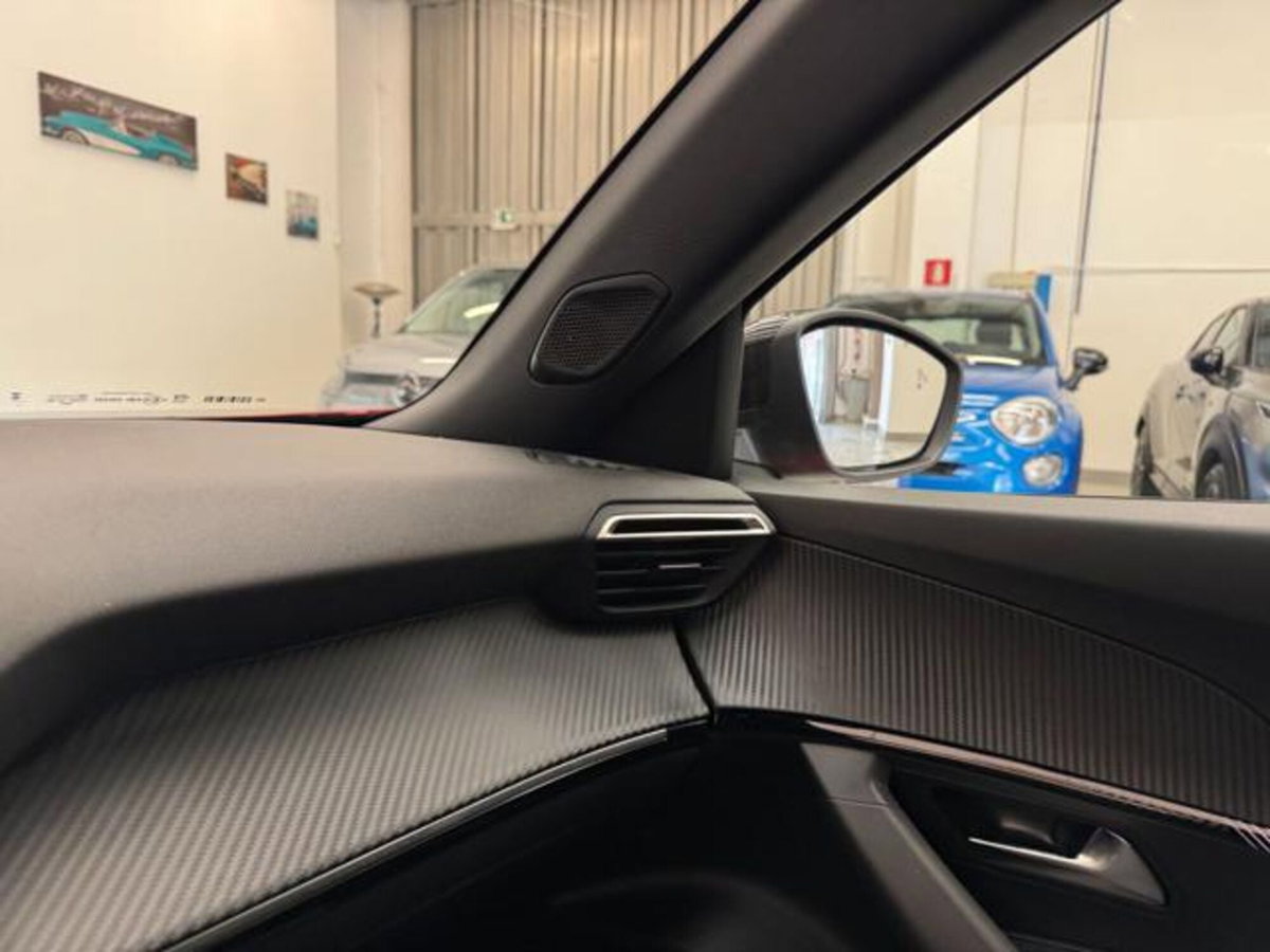 Peugeot 2008 PureTech 100 S&S Allure (14)