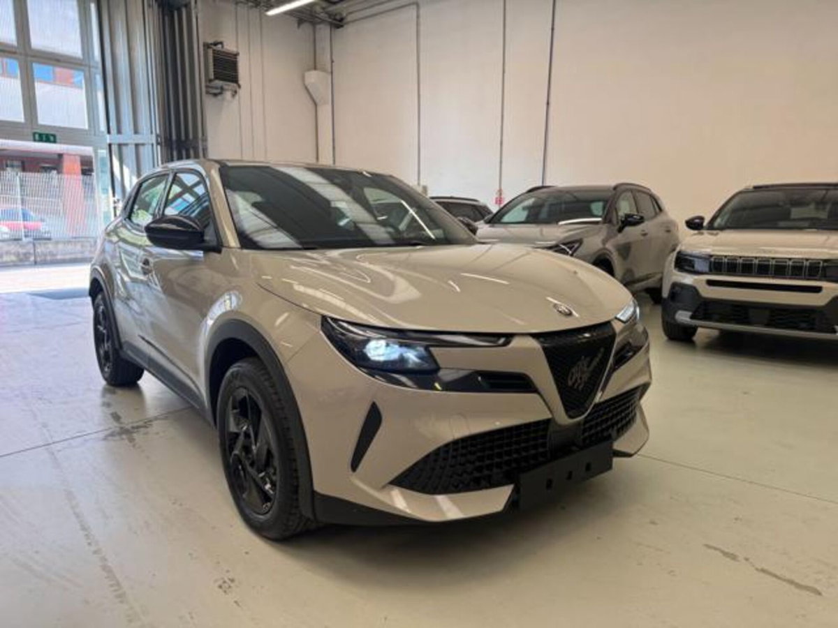 Alfa Romeo Junior 1.2 ibrida 145cv edct6 (3)