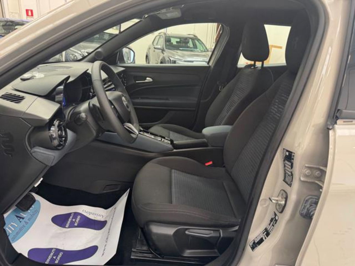 Alfa Romeo Junior 1.2 ibrida 145cv edct6 (6)