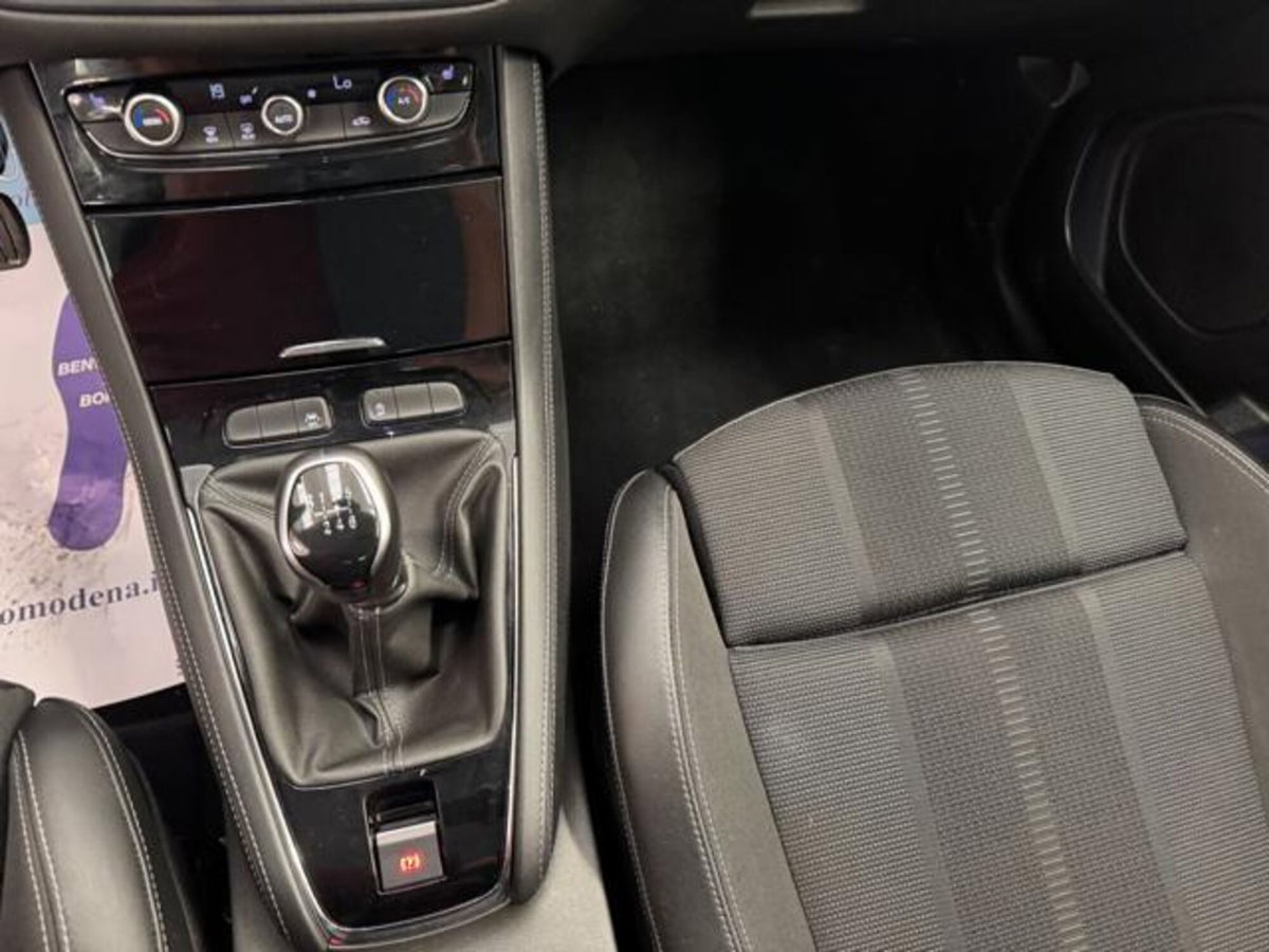 Opel Grandland 1.2 GS s&s 130cv (10)