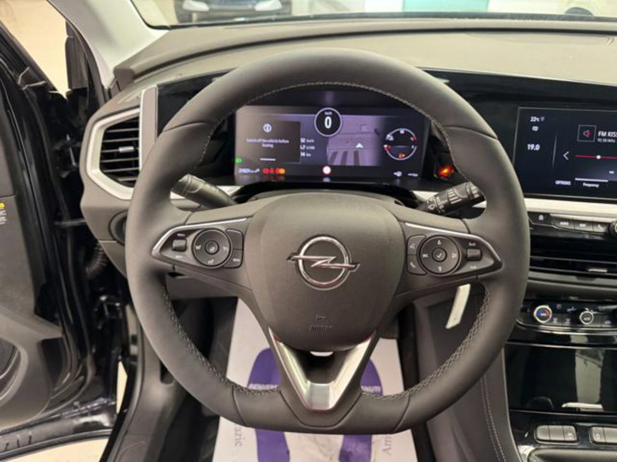 Opel Grandland 1.2 GS s&s 130cv (8)