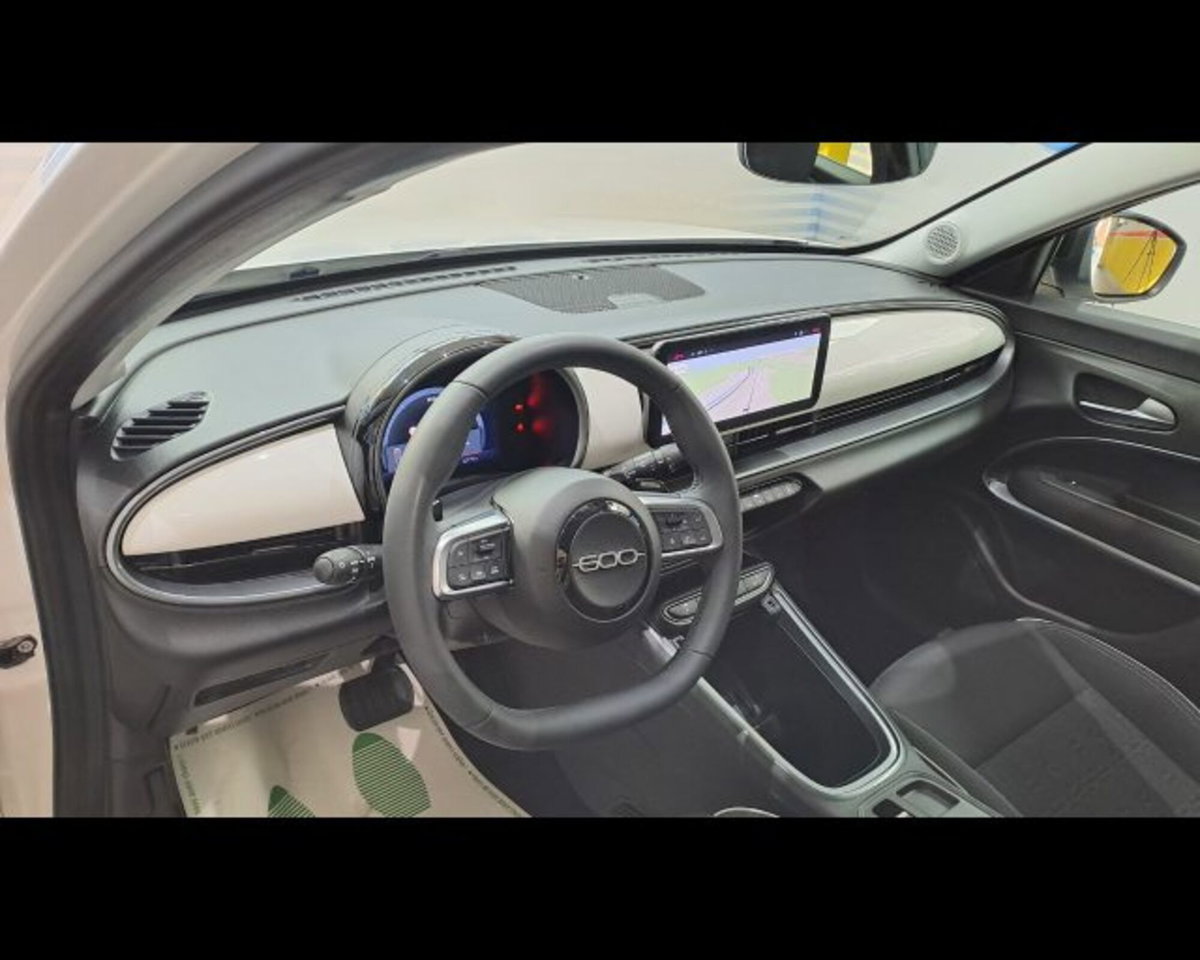 Fiat 600 1.2 hybrid 145cv auto (6)