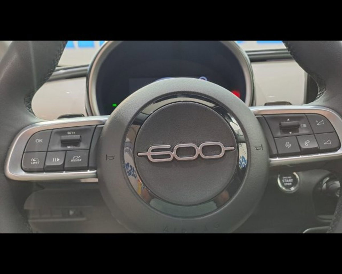 Fiat 600 1.2 hybrid 145cv auto (7)