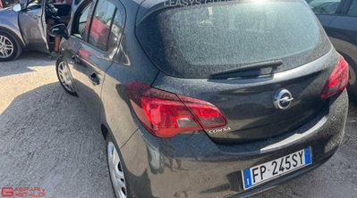 Opel Corsa 1.4 90CV 5 porte Advance (3)