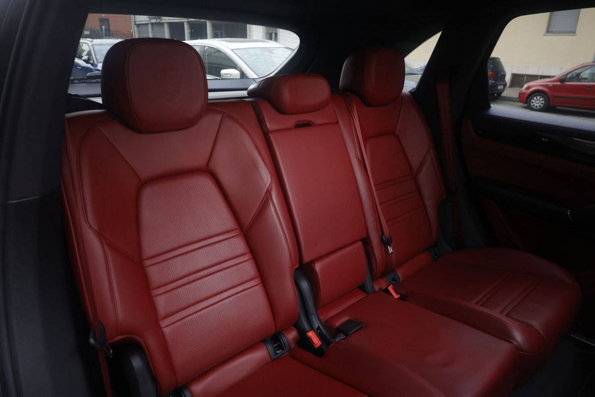 Porsche Cayenne 3.0 V6 E-Hybrid (14)