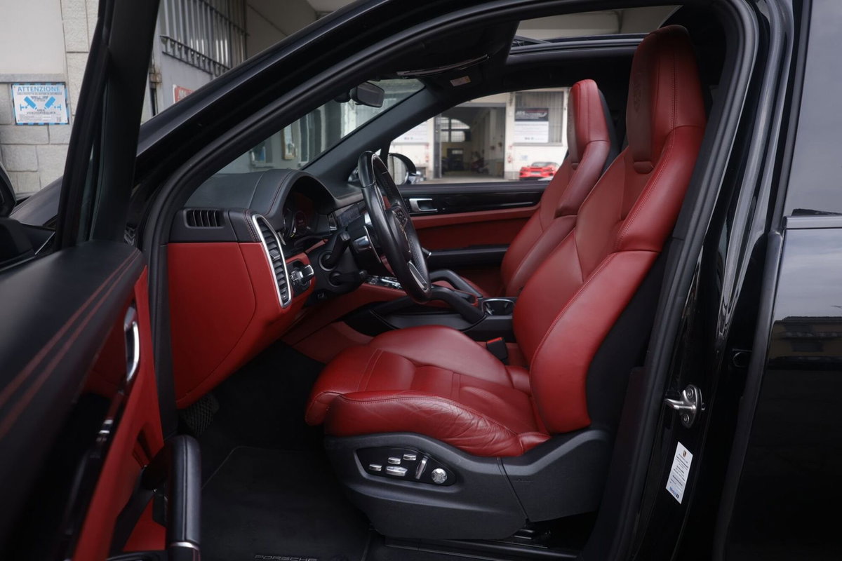 Porsche Cayenne 3.0 V6 E-Hybrid (19)