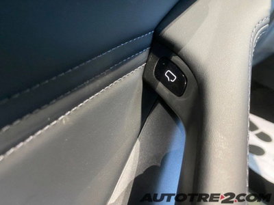 Omoda Omoda 9 SHS-P 1.5 tgdi phev Premium i-awd dht (18)