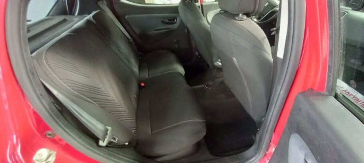 Lancia Ypsilon 1.0 FireFly 5 porte S&S Hybrid Gold Plus (9)