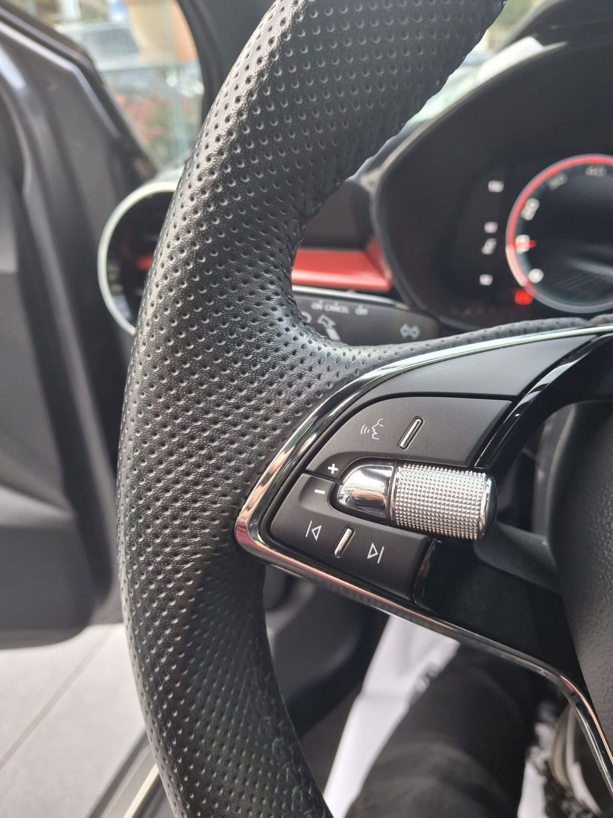 Skoda Fabia 1.0 TSI EVO DSG 110 CV Monte Carlo (13)
