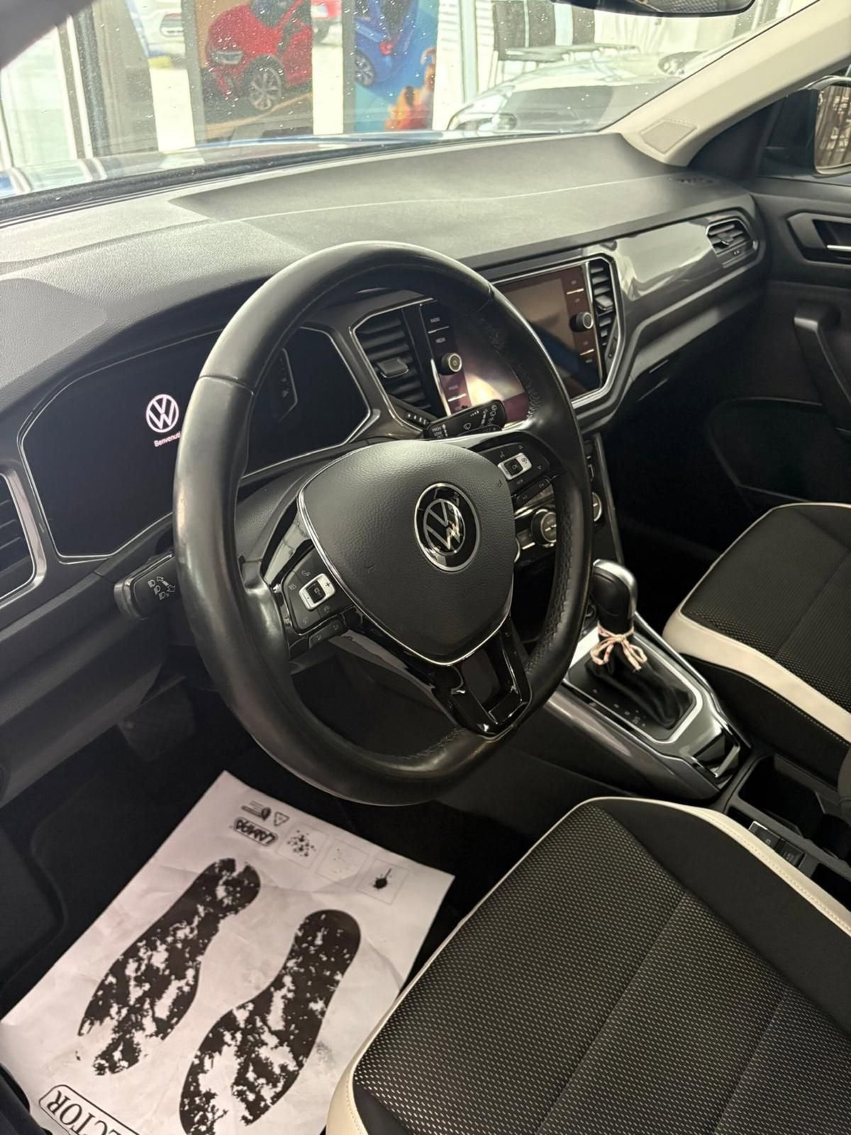 Volkswagen T-Roc 1.5 tsi R-Line dsg (10)