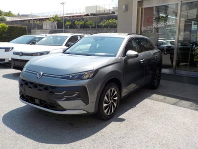 Volkswagen T-Roc 1.5 tsi hybrid Life 136cv nuova