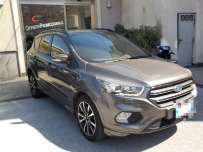 Ford Kuga 1.5 TDCI 120 CV S&S 2WD ST-Line (10)