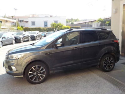 Ford Kuga 1.5 TDCI 120 CV S&S 2WD ST-Line (2)