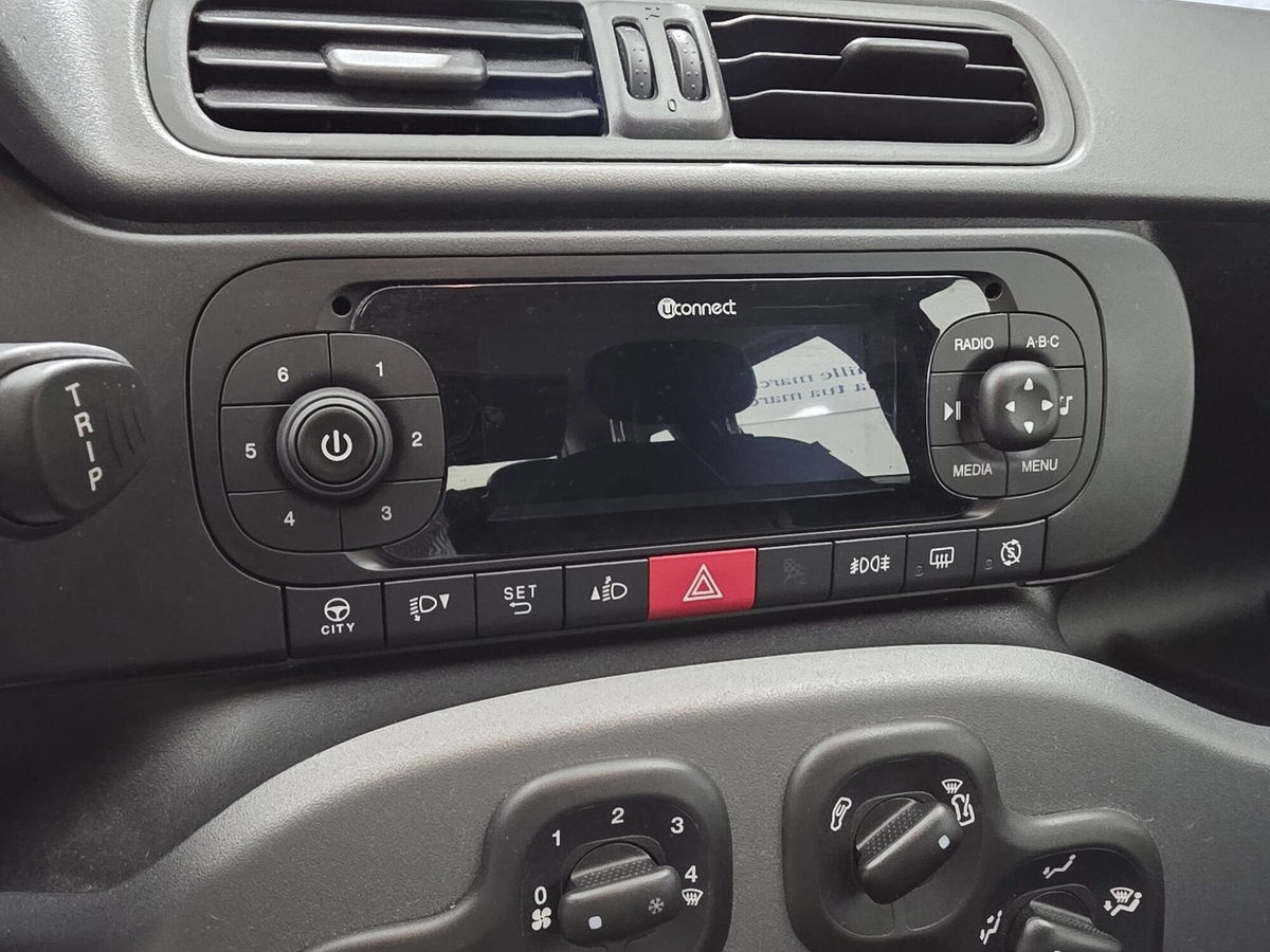 Fiat Panda 1.0 FireFly S&S Hybrid City Cross (16)