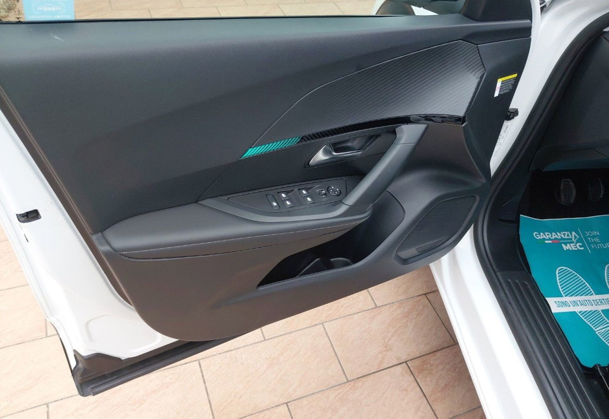 Peugeot 2008 1.2 turbo Allure 100cv (20)