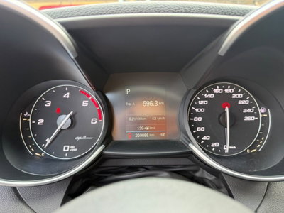 Alfa Romeo Giulia 2.2 Turbodiesel 150 CV (11)