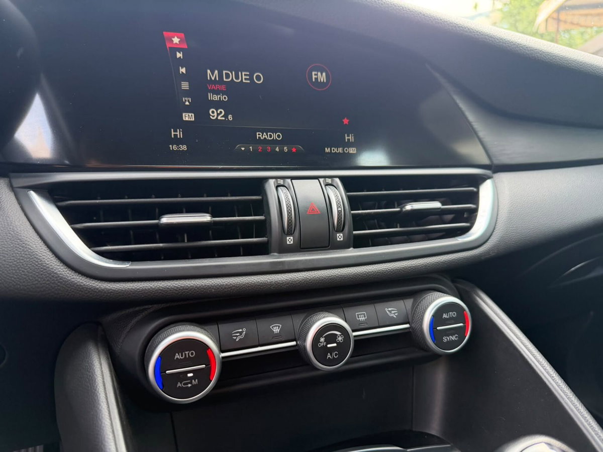 Alfa Romeo Giulia 2.2 Turbodiesel 150 CV (13)