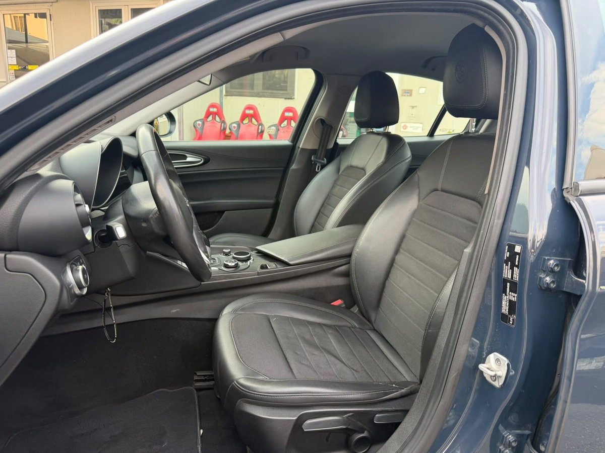 Alfa Romeo Giulia 2.2 Turbodiesel 150 CV (17)