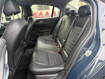 Alfa Romeo Giulia 2.2 Turbodiesel 150 CV (18)