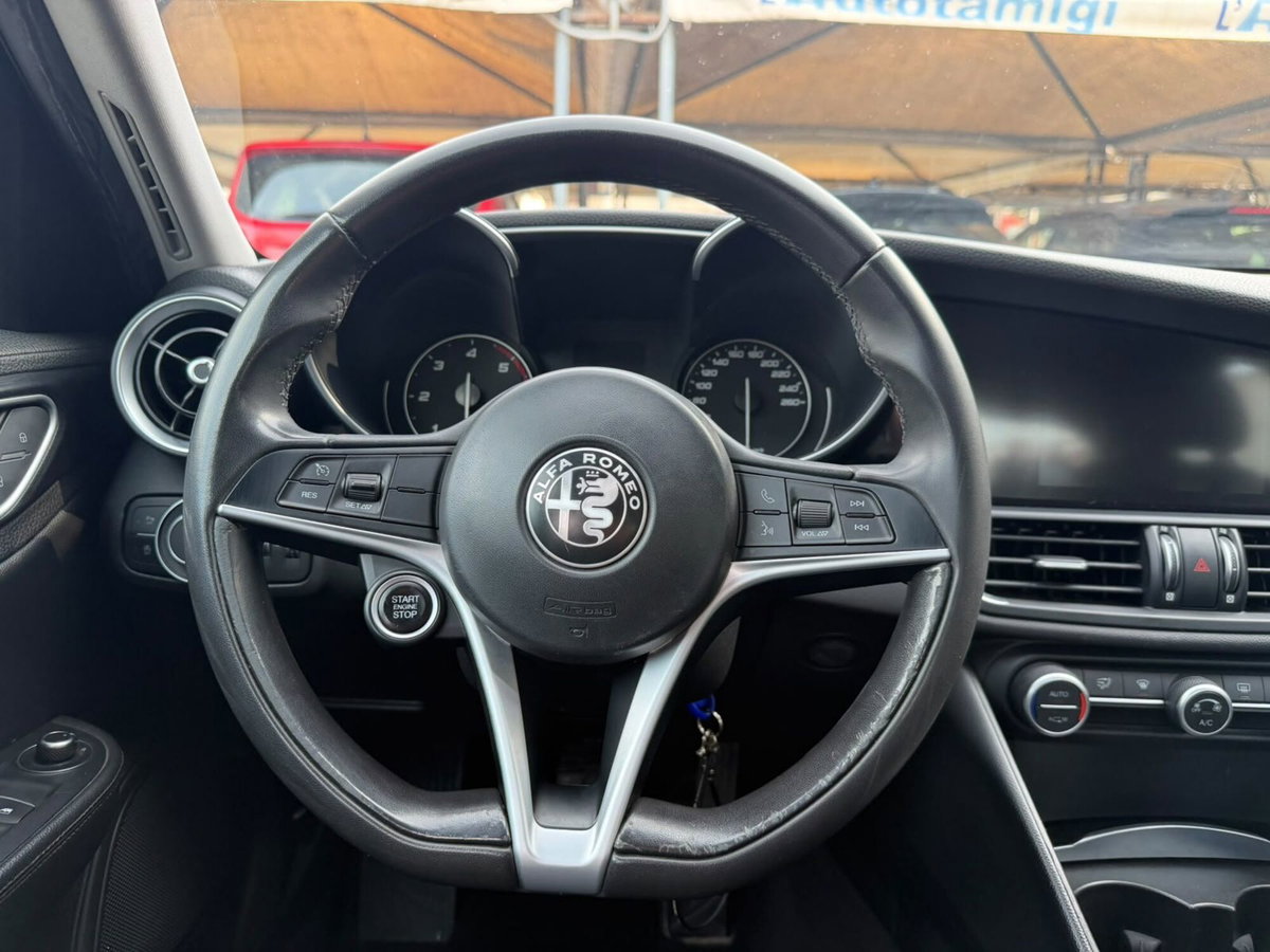 Alfa Romeo Giulia 2.2 Turbodiesel 150 CV (8)