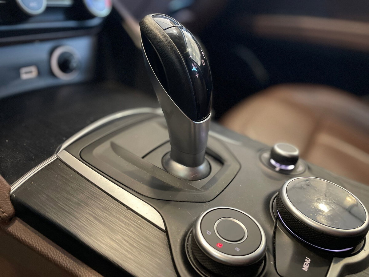 Alfa Romeo Stelvio 2.2 t Veloce Q4 210cv auto (13)