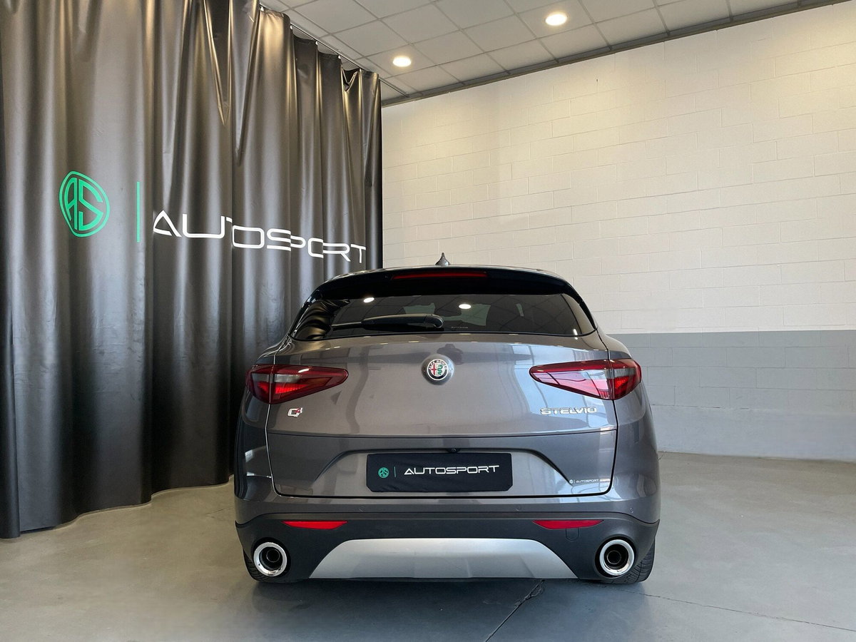 Alfa Romeo Stelvio 2.2 t Veloce Q4 210cv auto (4)