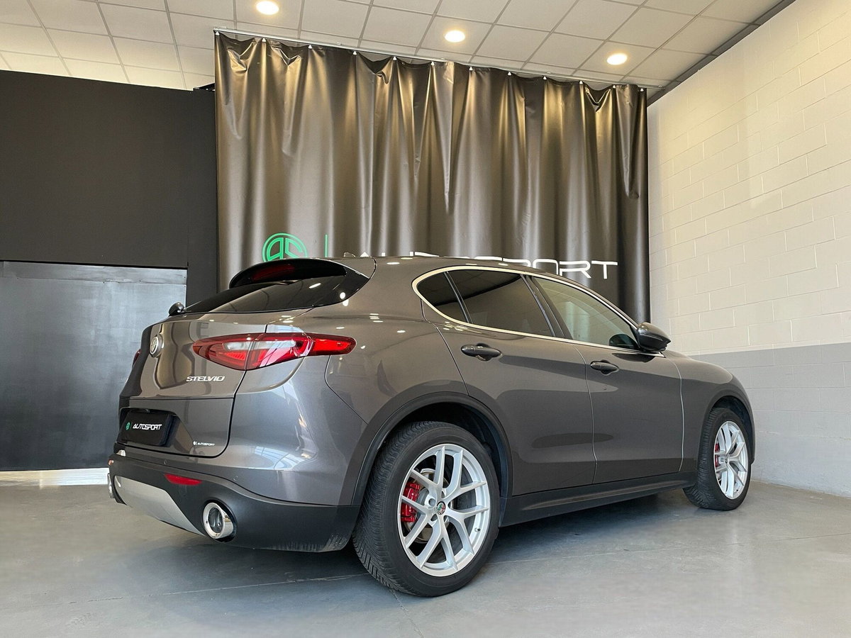 Alfa Romeo Stelvio 2.2 t Veloce Q4 210cv auto (6)