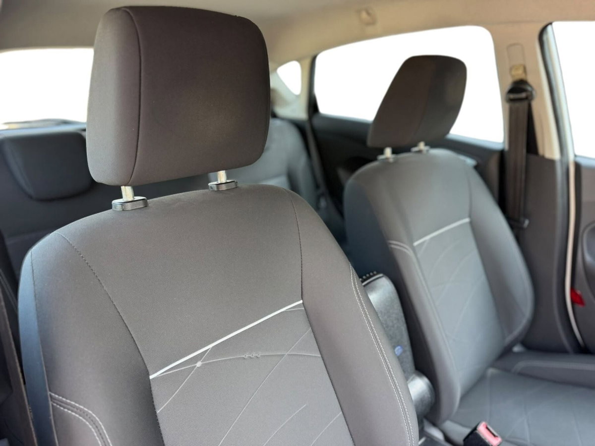 Ford Fiesta 1.4 5 porte Bz.- GPL (19)