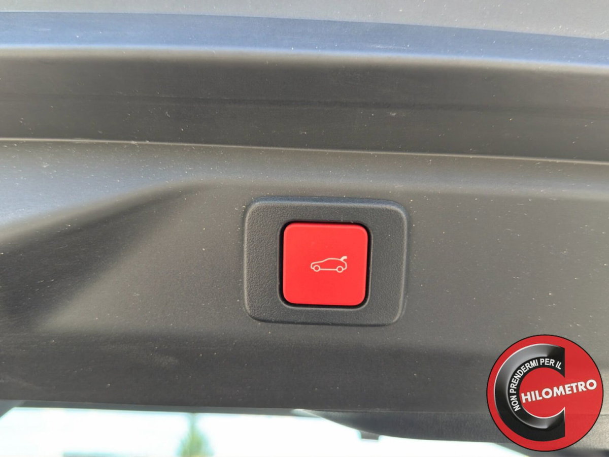 Peugeot 3008 1.2 hybrid 48V GT 136cv e-dcs6 (10)