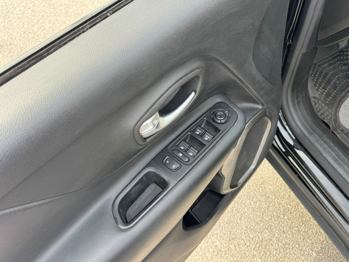 Jeep Renegade 1.0 T3 Limited (4)