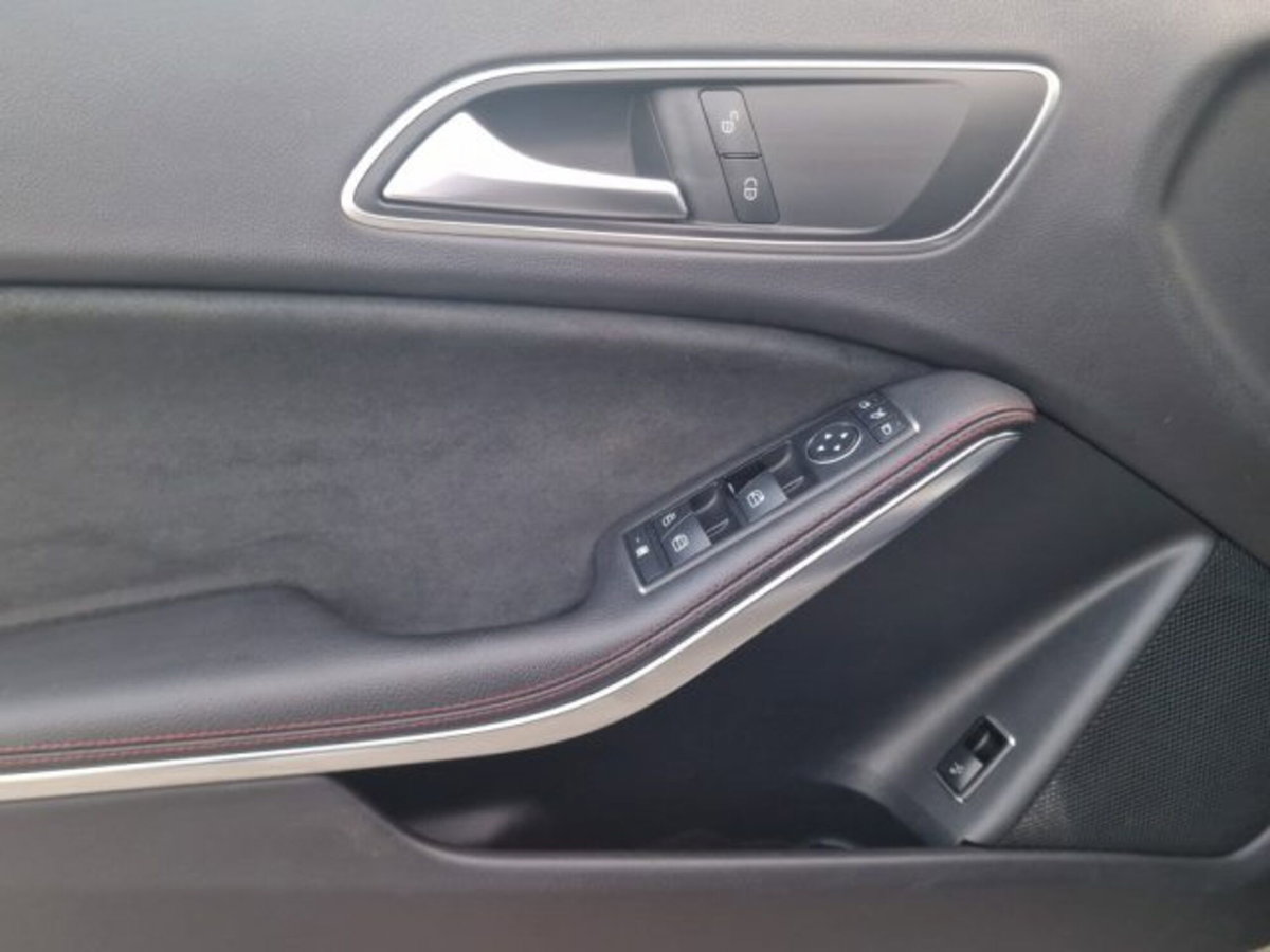 Mercedes-Benz GLA SUV 200 d Automatic Executive (12)