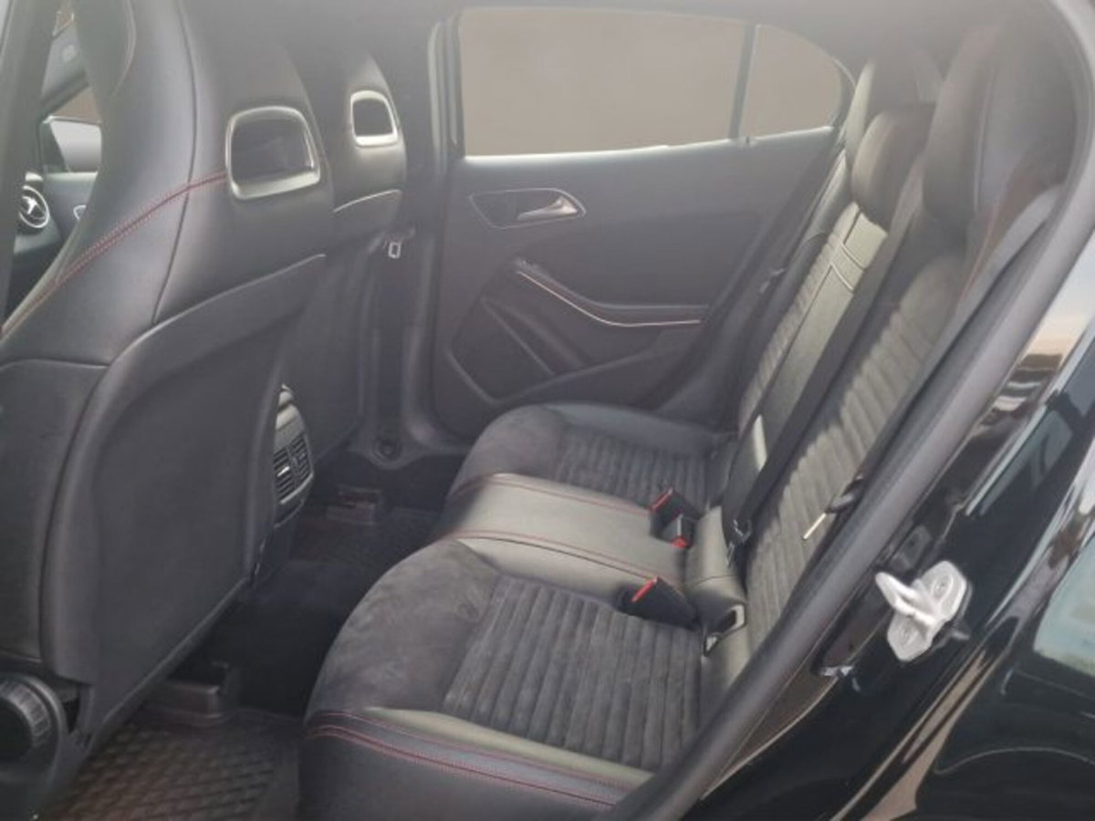 Mercedes-Benz GLA SUV 200 d Automatic Executive (13)