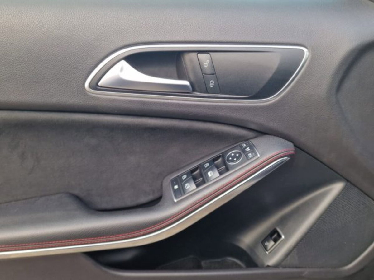 Mercedes-Benz GLA SUV 220 d Automatic Executive (12)