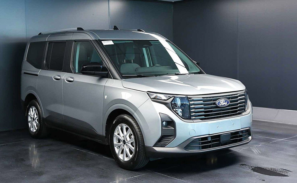 Ford Tourneo Courier 1.0 ecoboost 125cv Titanium powershift