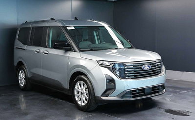 Ford Tourneo Courier 1.0 ecoboost 125cv Titanium powershift usato