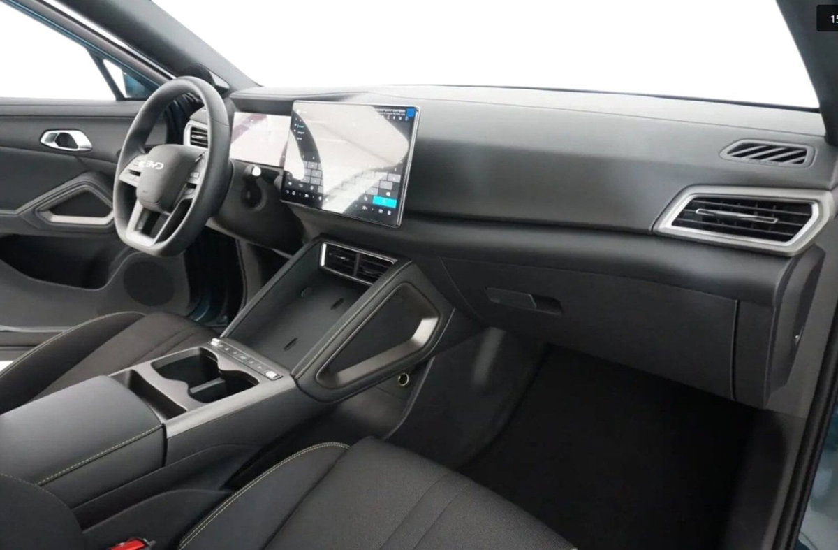 Byd Atto 2 DM-i 1.5 phev Active 165cv (7)