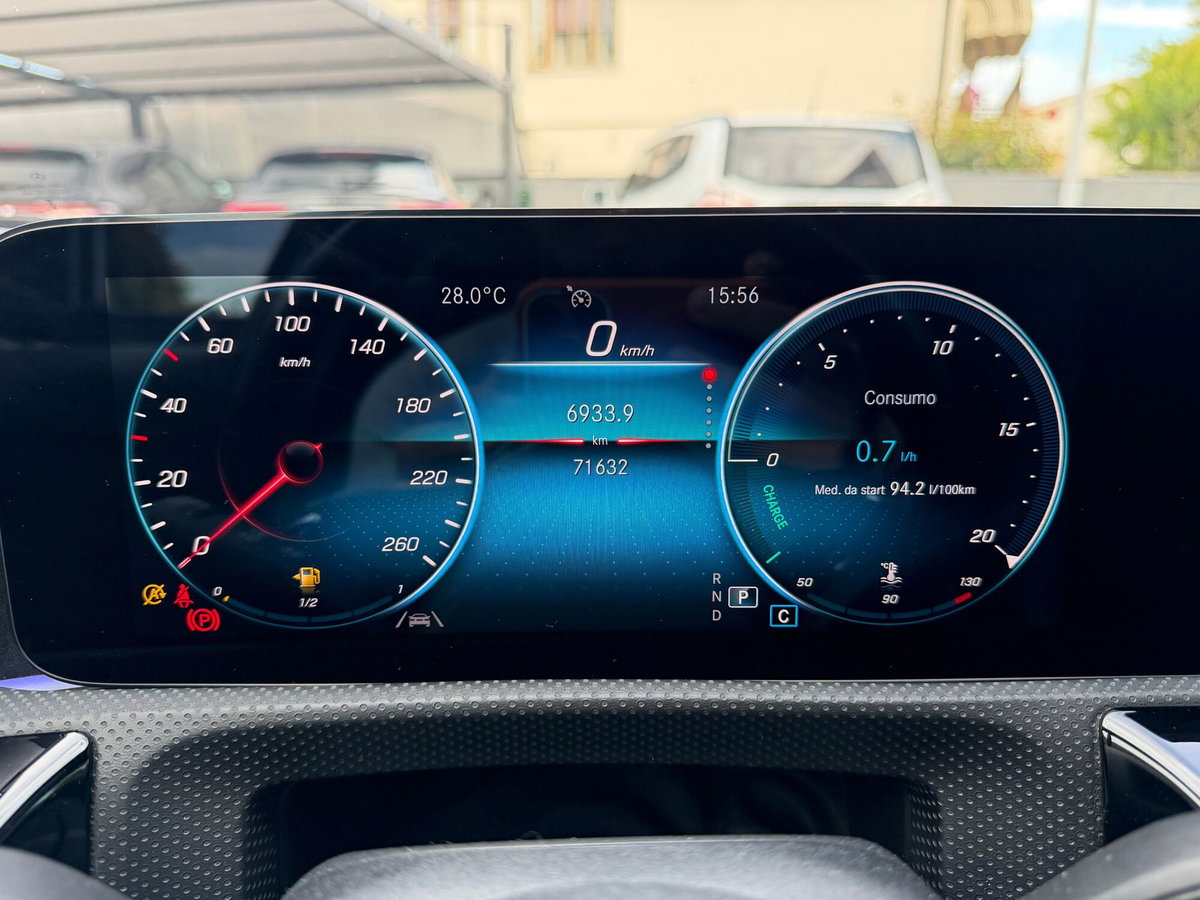 Mercedes-Benz Classe A 180 d Premium (10)