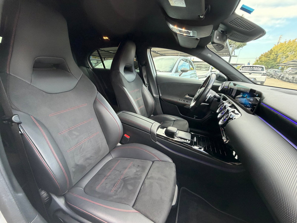 Mercedes-Benz Classe A 180 d Premium (16)
