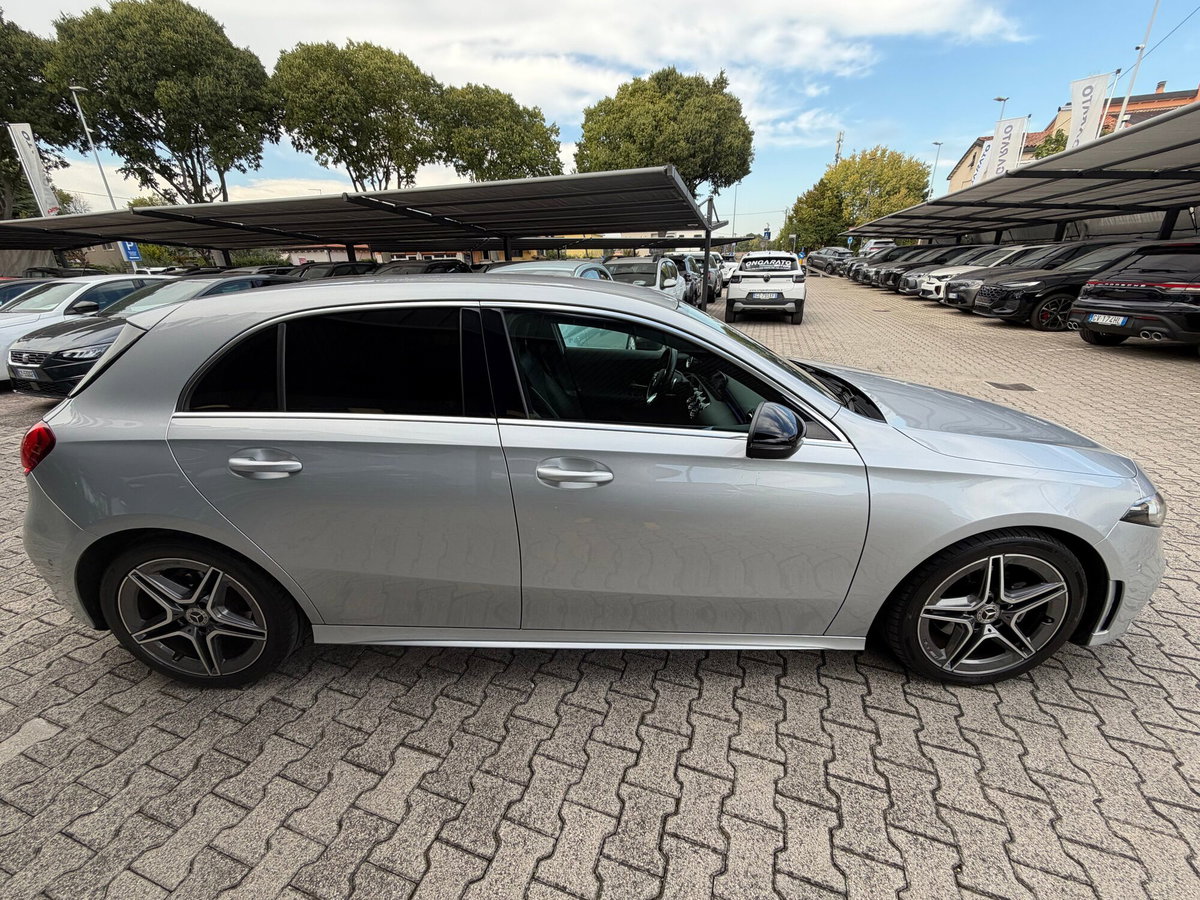Mercedes-Benz Classe A 180 d Premium (4)