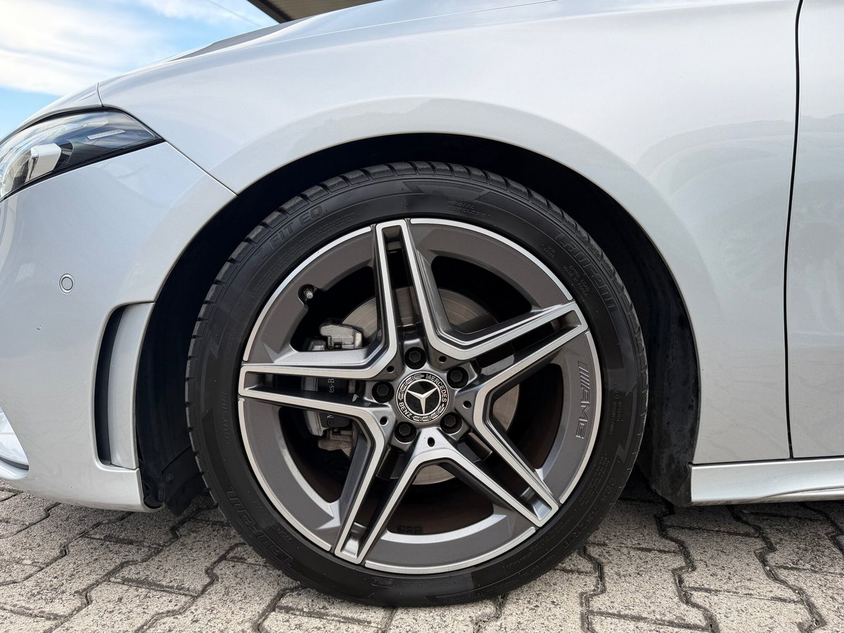 Mercedes-Benz Classe A 180 d Premium (6)