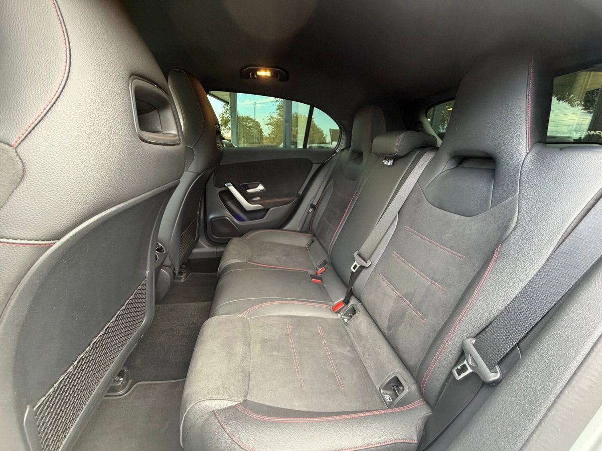 Mercedes-Benz Classe A 180 d Premium (7)