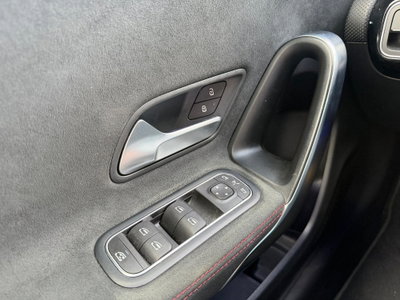 Mercedes-Benz Classe A 180 d Premium (9)