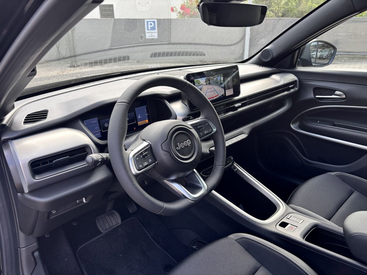 Jeep Avenger 1.2 turbo e-hybrid mhev Summit fwd 110cv edct6 (12)